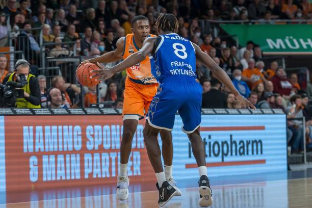 通过赛事的 通过赛事的