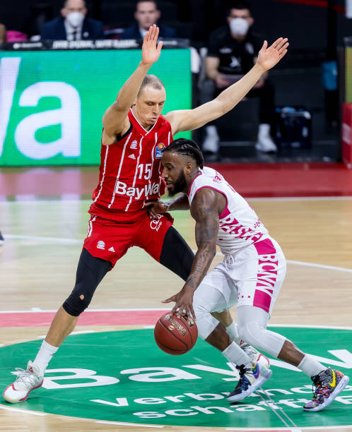 在与特立尼 在与特立尼